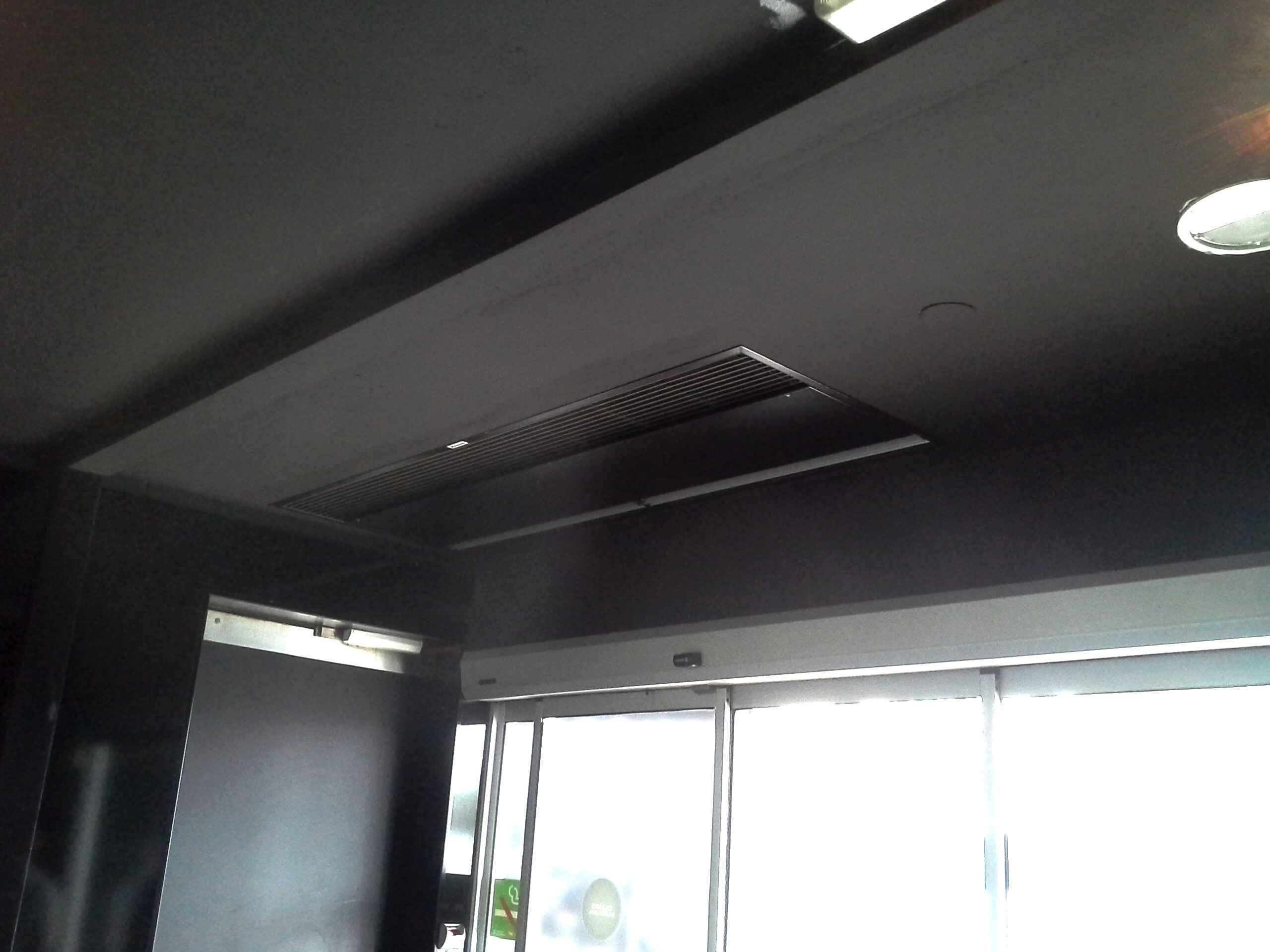 Air curtain recessed Windbox